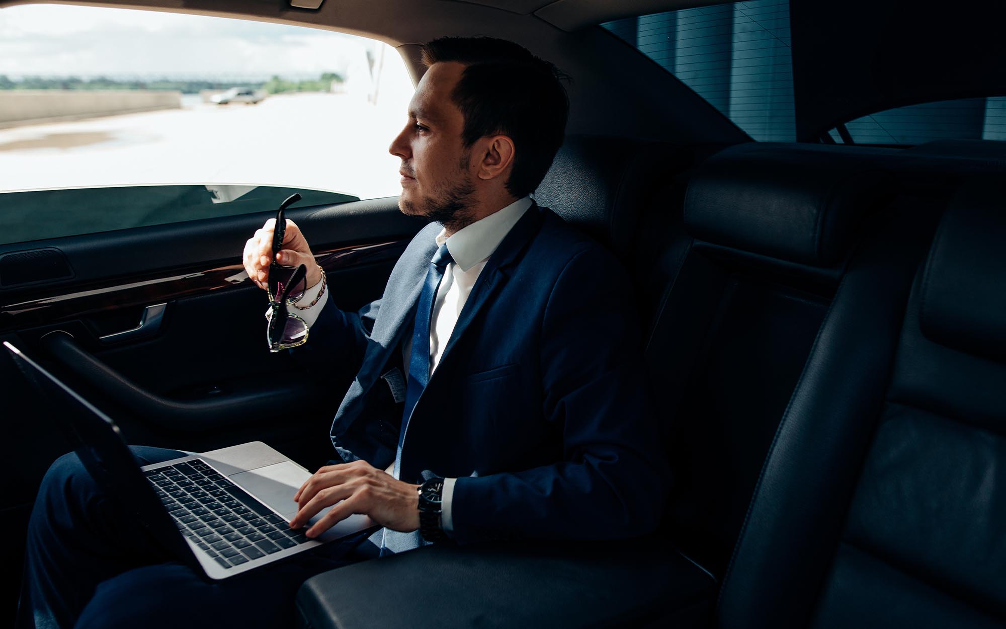 The Ultimate Guide to Corporate Luxury Transportation